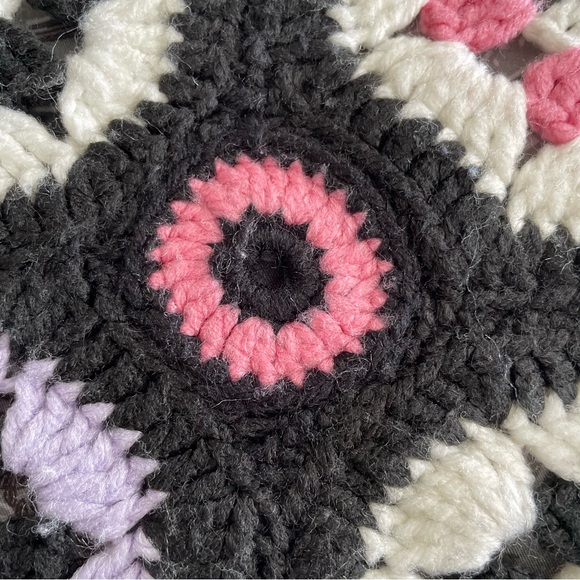 HP ⭐️ Handmade throw blanket | 39”W x 71” - Picture 10 of 15